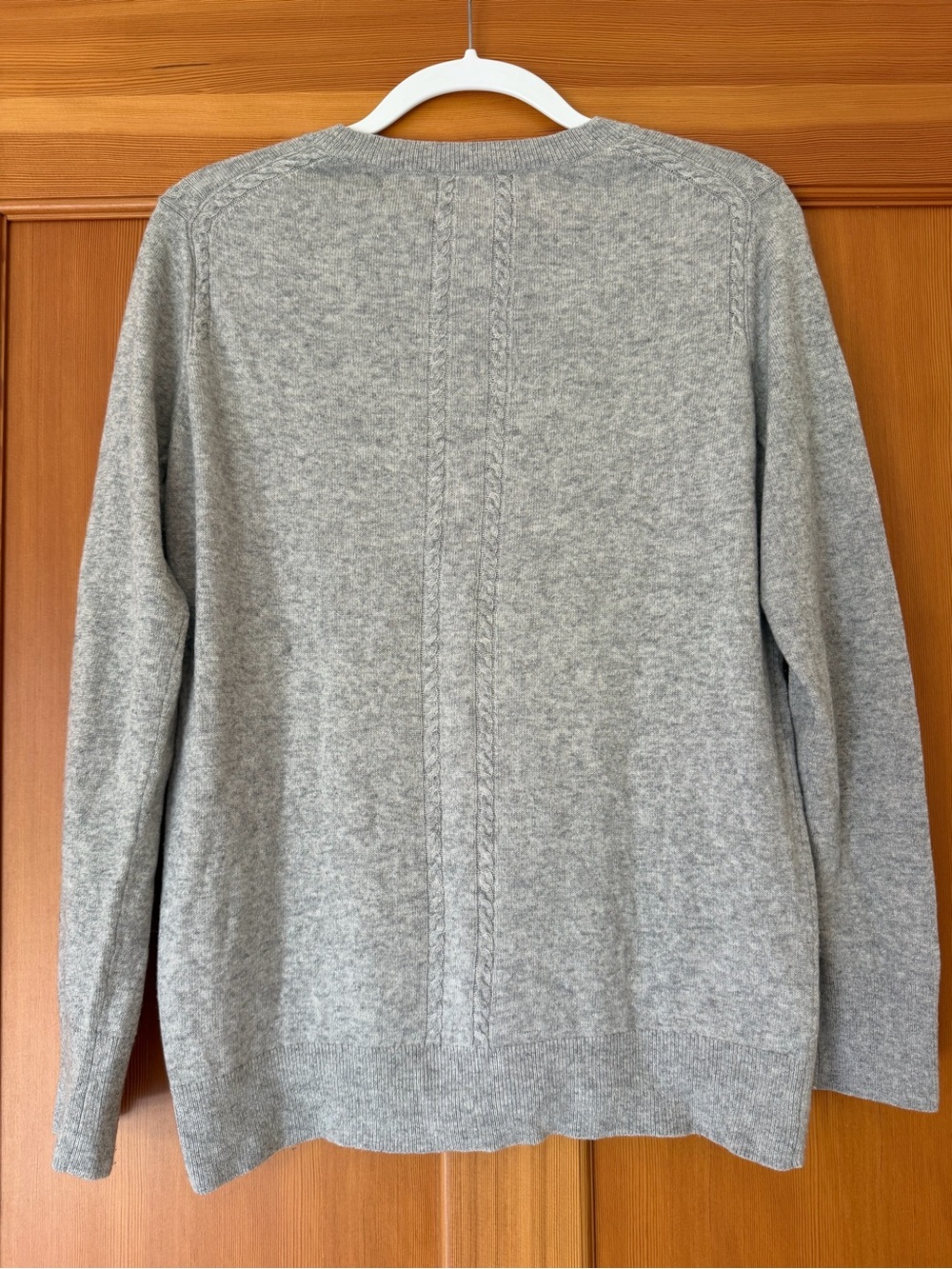 Banana Republic Women’s Gray Crewneck Cashmere-Blend Sweater size Large - Picture 3 of 5
